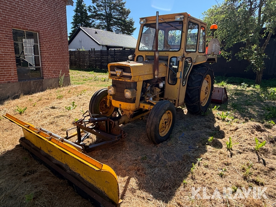 Traktor Massey Ferguson 135