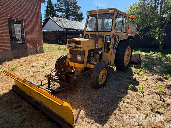 Traktor Massey Ferguson 135