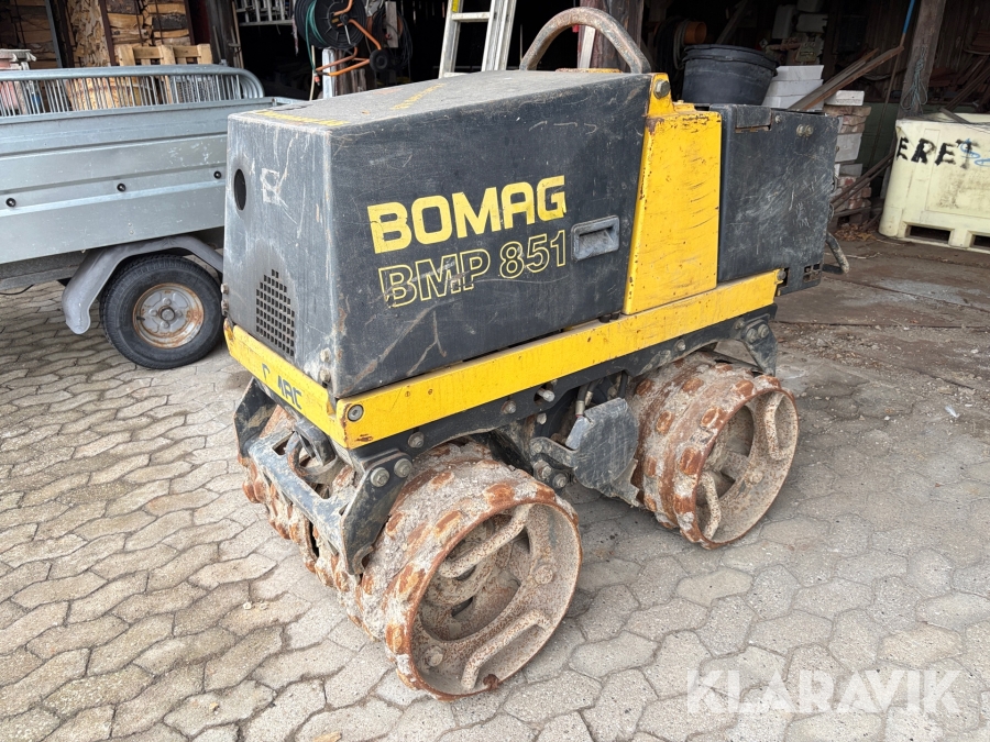 Rende- og grøftevalse Bomag BMP 851, fjernstyret