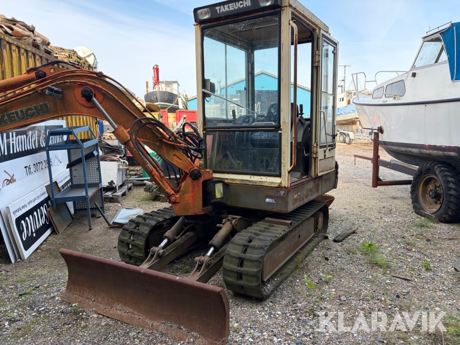 Gravemaskine Takeuchi TB36 med grave- og planerskovl
