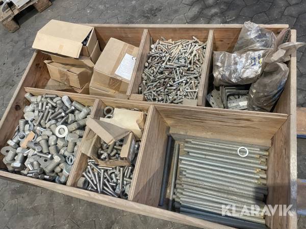 Diverse bolte og beslag