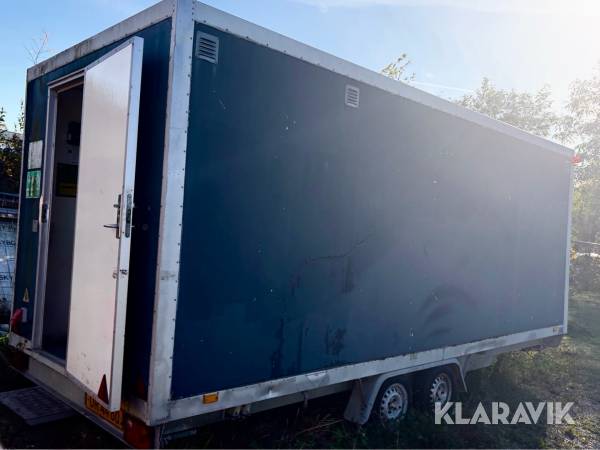Toilet- og badeskur Bilsby Type LV 04, variant 1301 trailer, med toilet, omklædning og opholdsrum