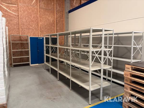 Værkstedsreoler 3 styk samt 2 styk skabe