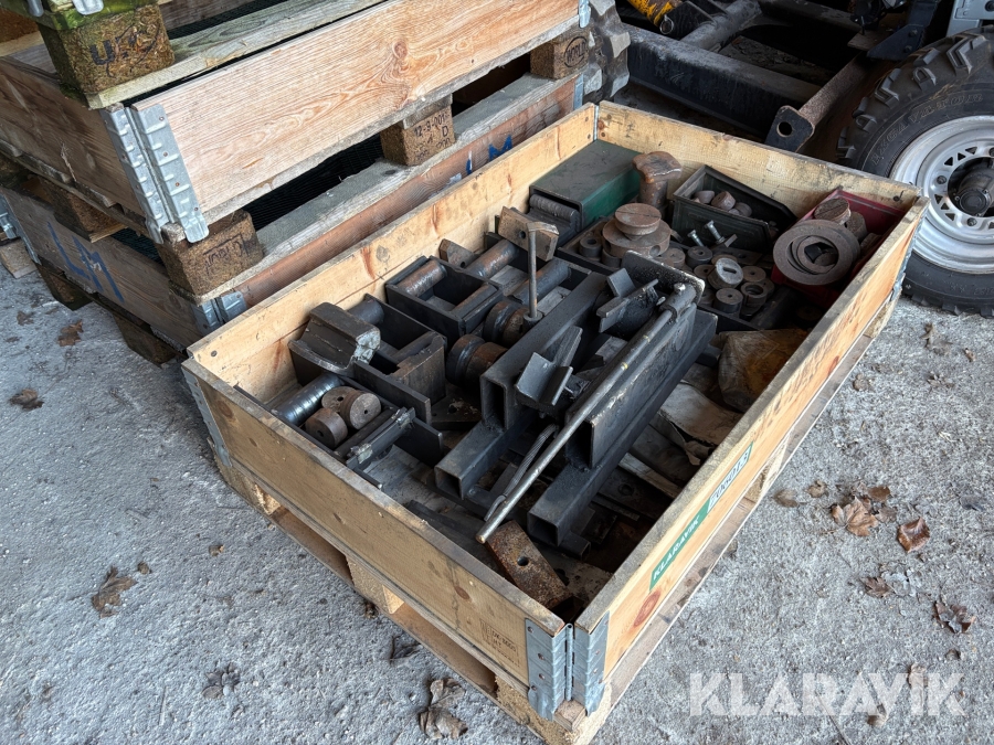 Lot med udstandsning udstyr 1 palle