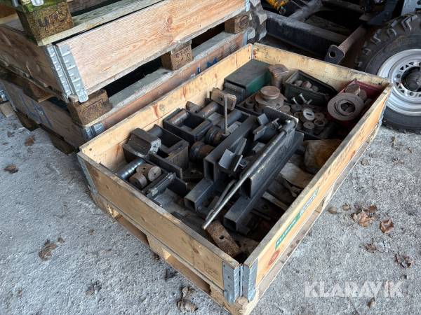 Lot med udstandsning udstyr 1 palle