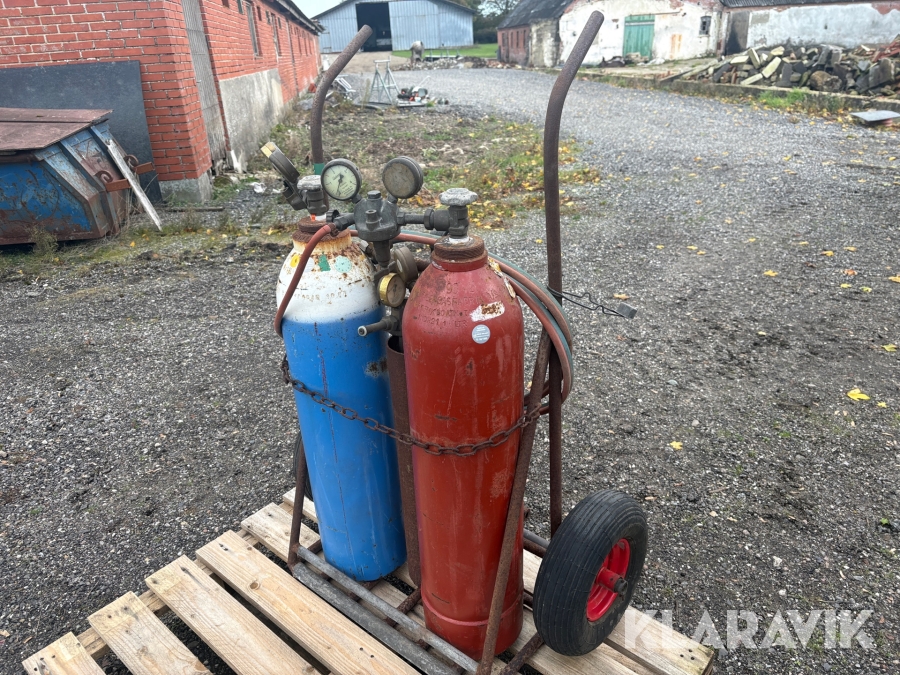 Ilt og gas stativ.