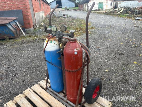 Ilt og gas stativ.