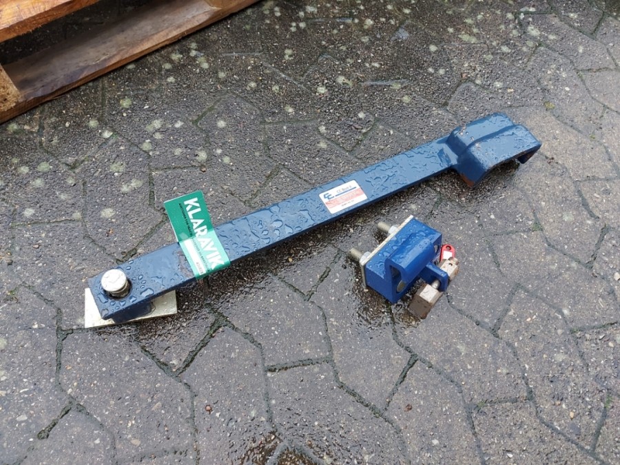 Låsebom til container