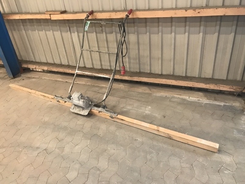 Beton afretter, vibrator 