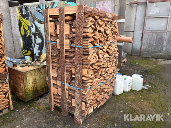 Brænde tårn af lærk