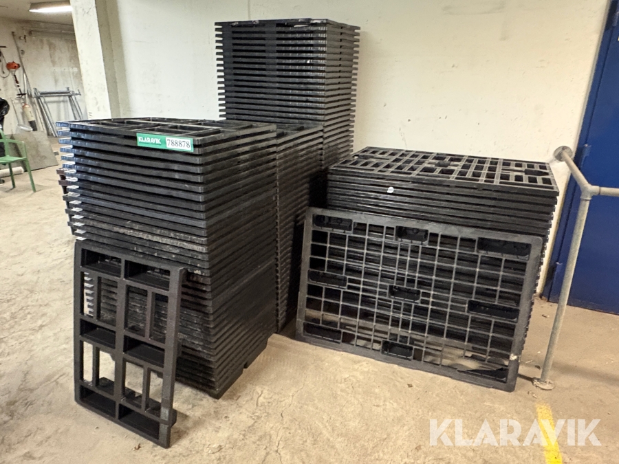 Plastpaller - 136 styk
