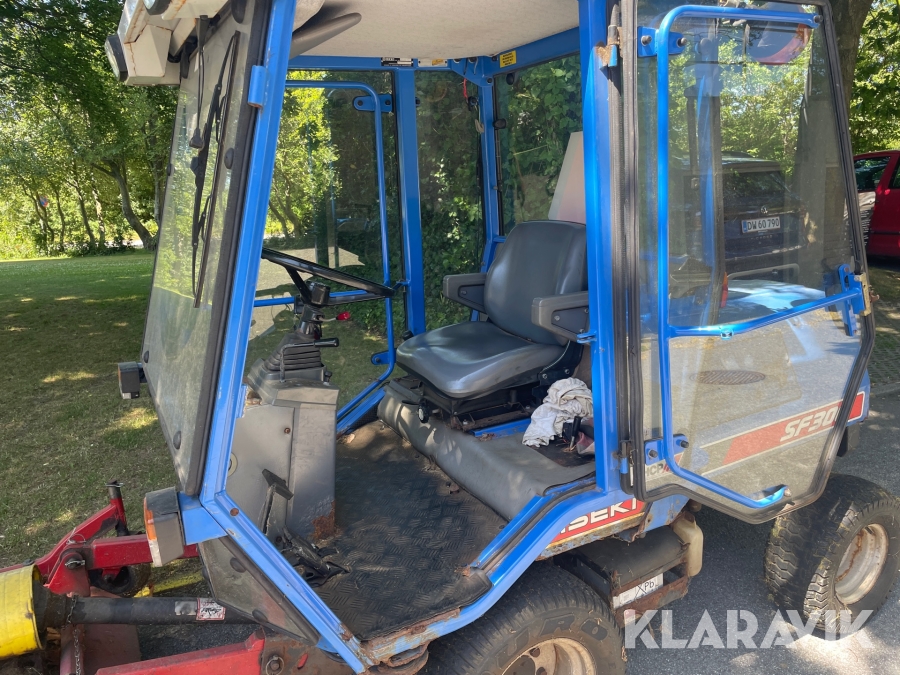Redskabsbærer Iseki SF300 med tilbehør