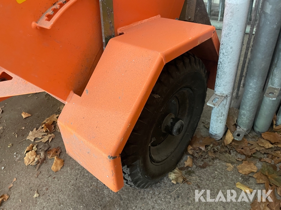 Redskabsbærer Iseki SF300 med tilbehør
