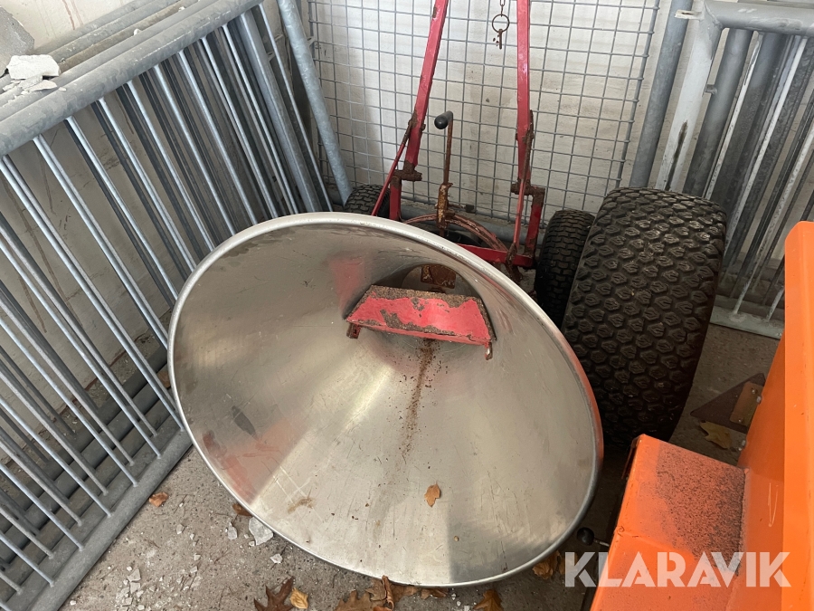 Redskabsbærer Iseki SF300 med tilbehør