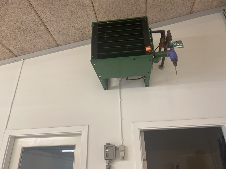 Kalorifere varmeventilator med styring.
