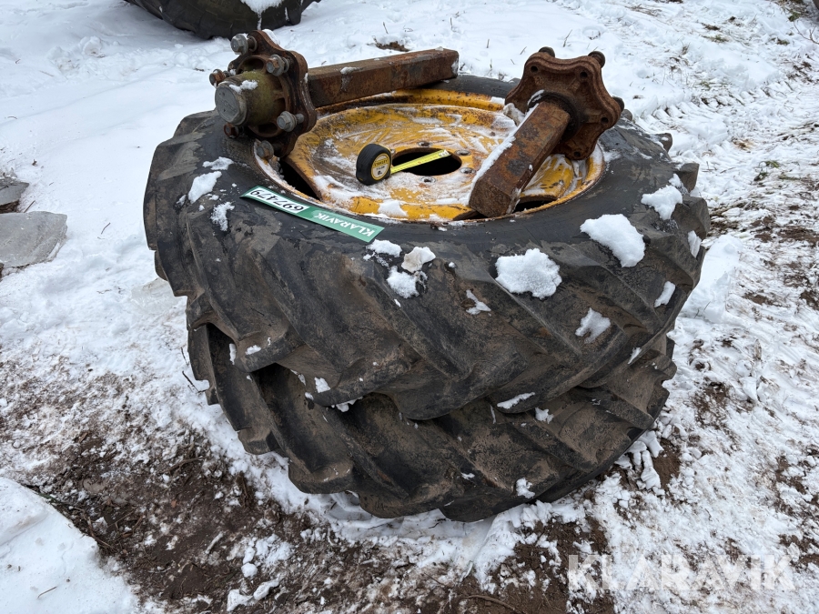 Dæk med nav Goodyear 2 styk