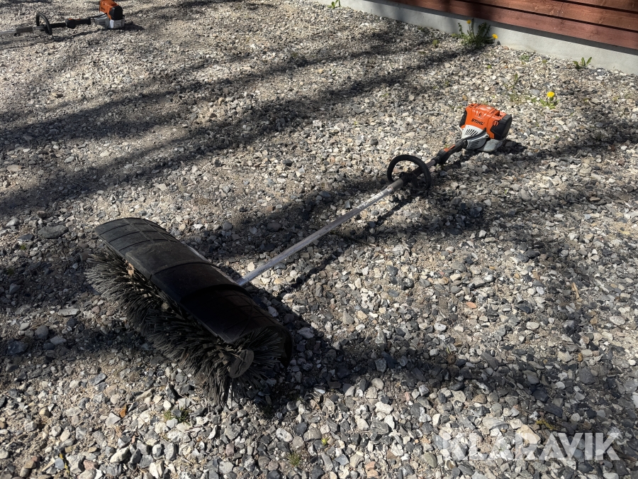 Kombimaskine Stihl KM 131R med børstevalse