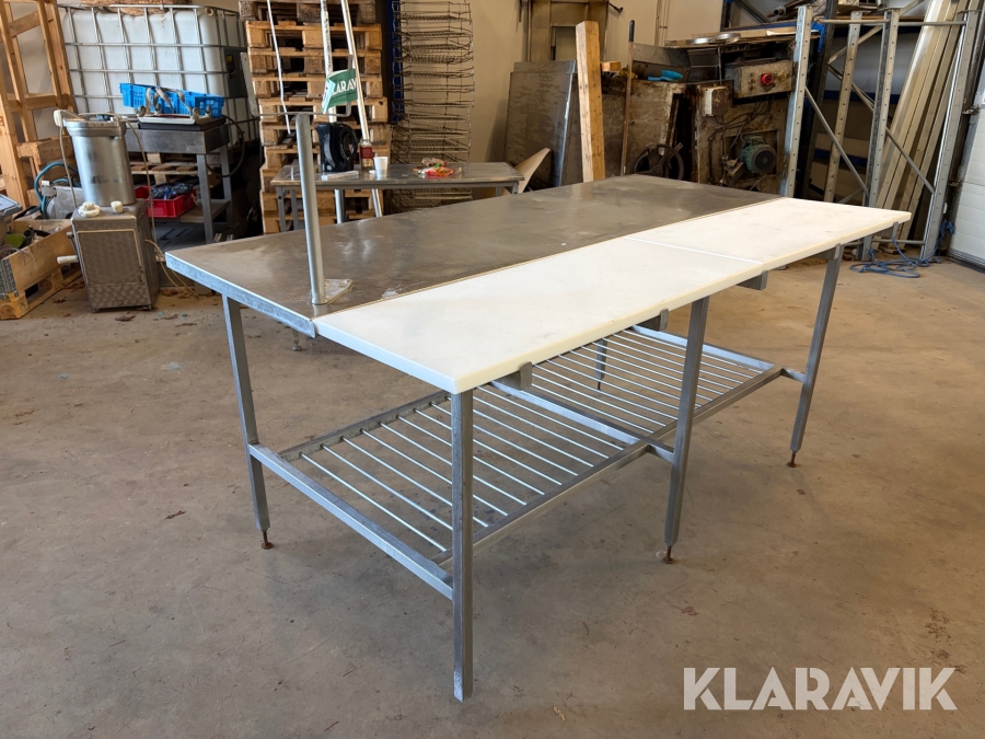 Skærebord med skæreplanker