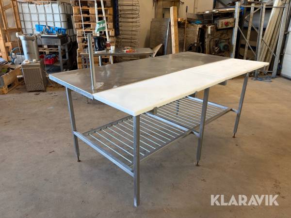 Skærebord med skæreplanker