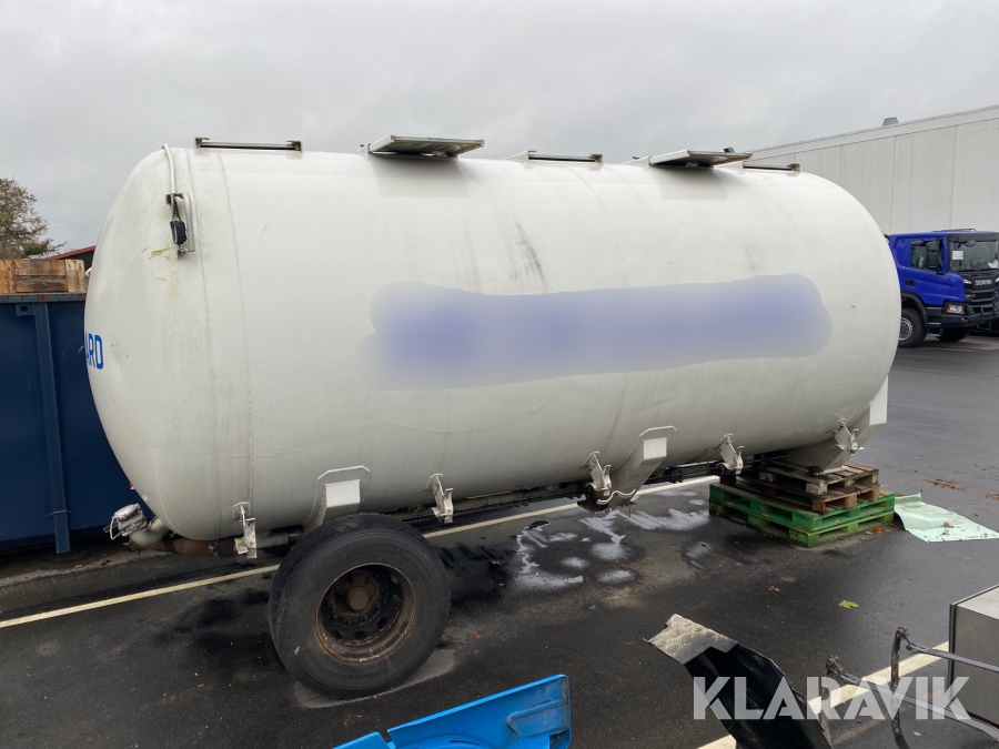 Tank med aksel JILKO 27000ltr.