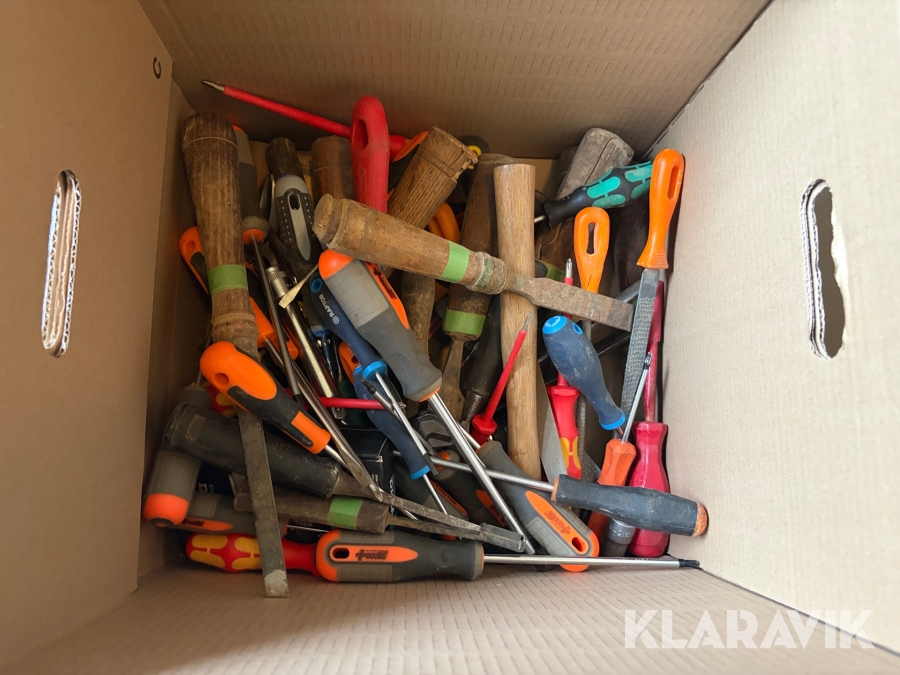 Diverse skruetrækker og stemmejern
