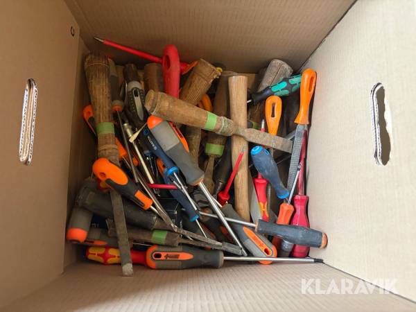 Diverse skruetrækker og stemmejern