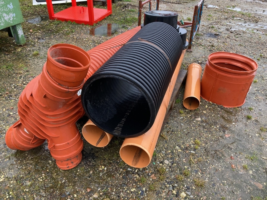 Klaravik Auktioner | PVC rør