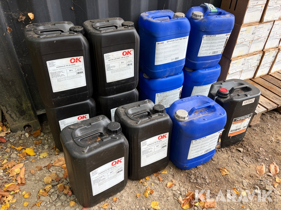 Blandet lot motor/hydraulikolie og kølevæske Ok/Q8 12 styk
