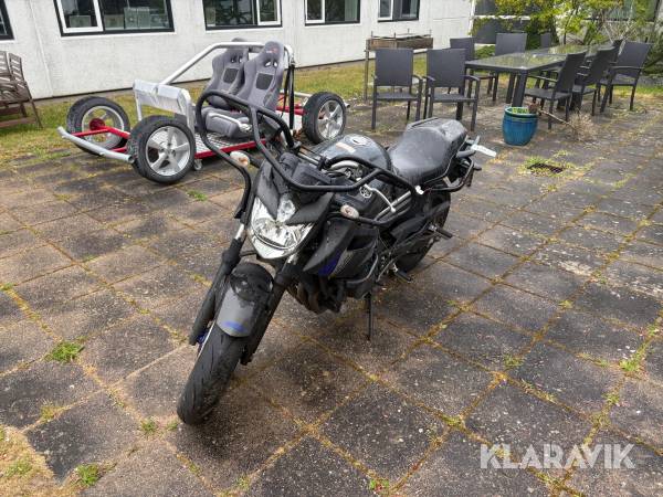 Motorcykel Yamaha XJ6 600 cm³