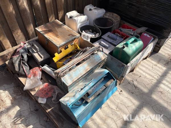 Blandet værktøj og bolte - 2 paller