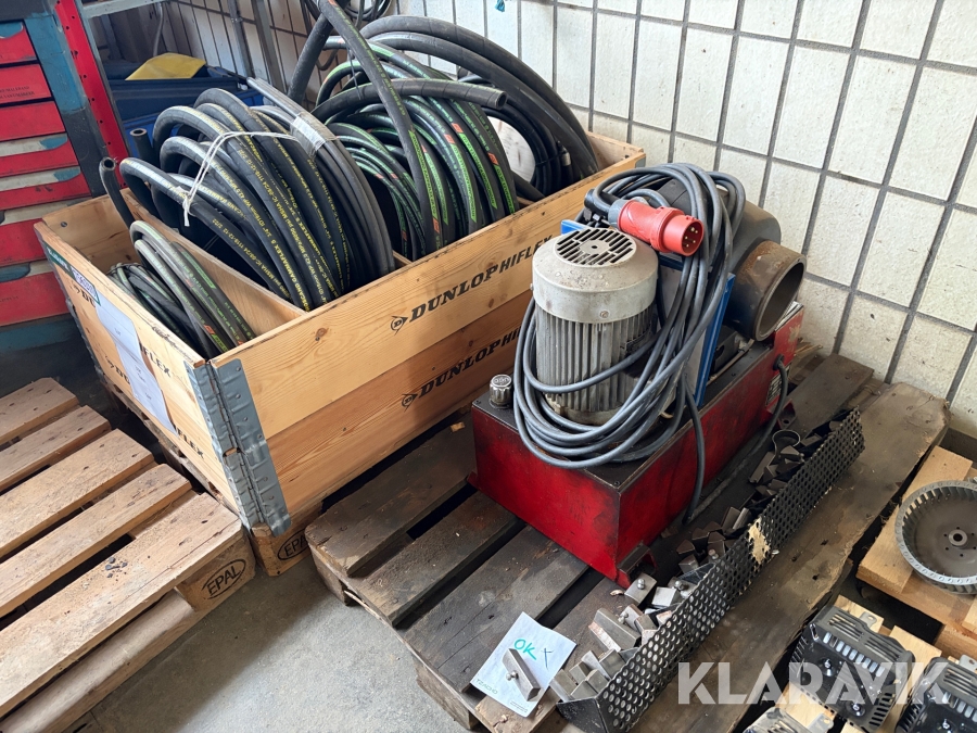 Hydraulisk slangepresser Finn-power P20 med presseværktøj og hydraulikslanger