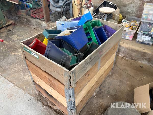Lot med plastikkasser - 1 palle