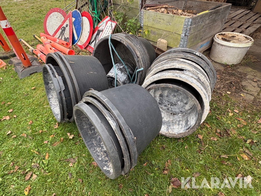 Murerbaljer 23 styks og 4 små spande