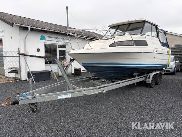 Motorbåd Bayliner 2252 Ciera Express Cabin Cruiser med trailer