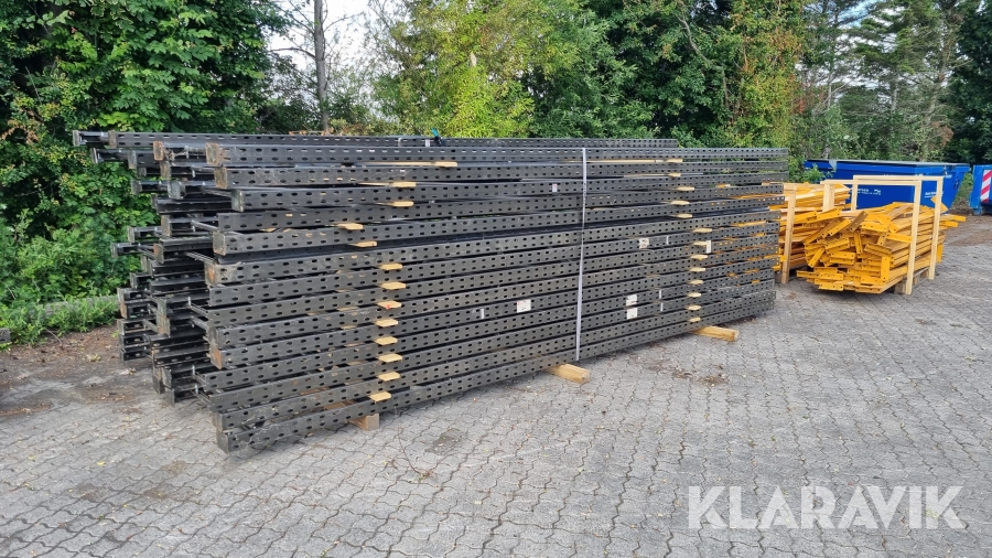 Reolsystem Hans Schourup Smalt system