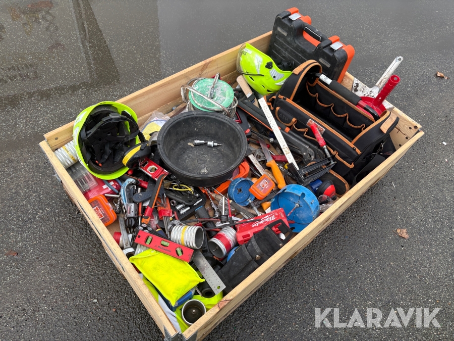 Assorteret værktøj og tilbehør - 1 palle