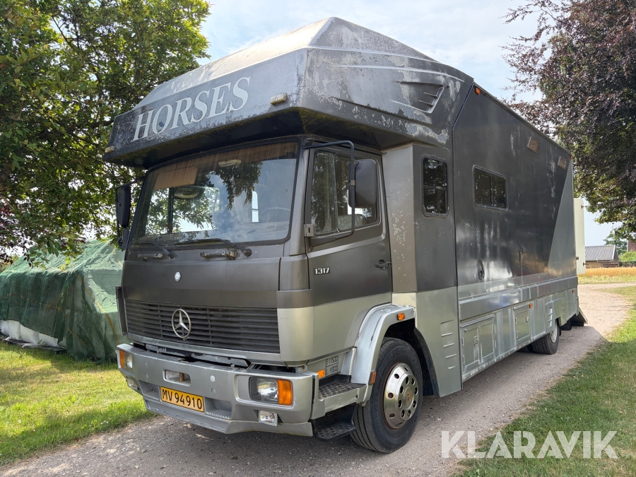Hestetransport Mercedes-Benz 1317