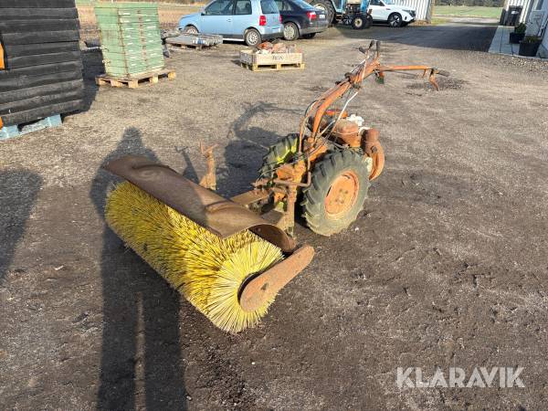 Redskabsbærer Intermotor A490 - med kost