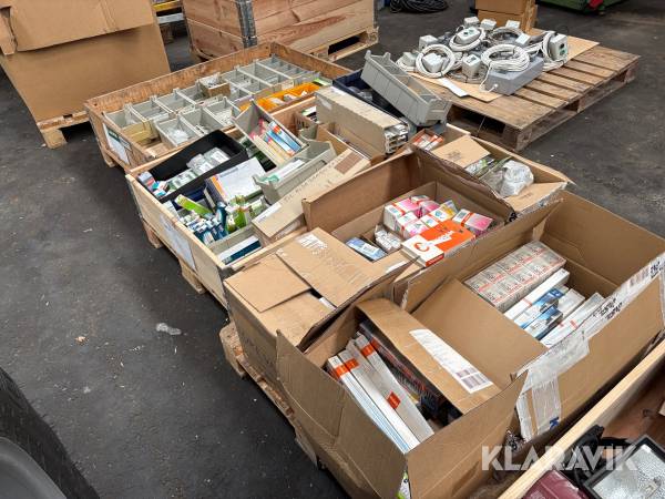 Pærer og el-udstyr 3 paller