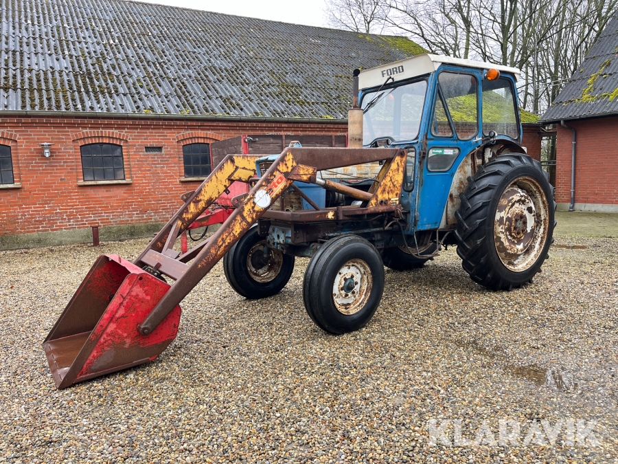 Traktor Ford 4000 med frontlæsser 