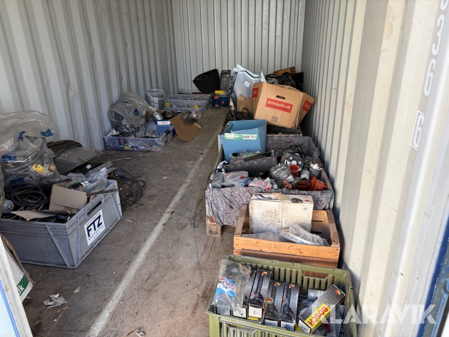 Blandet lot reservedele til biler