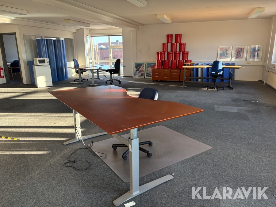 Lot: kontormøbler