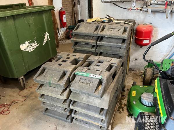 Skiltefødder Nissen K1 og Müba 26 styk assorteret