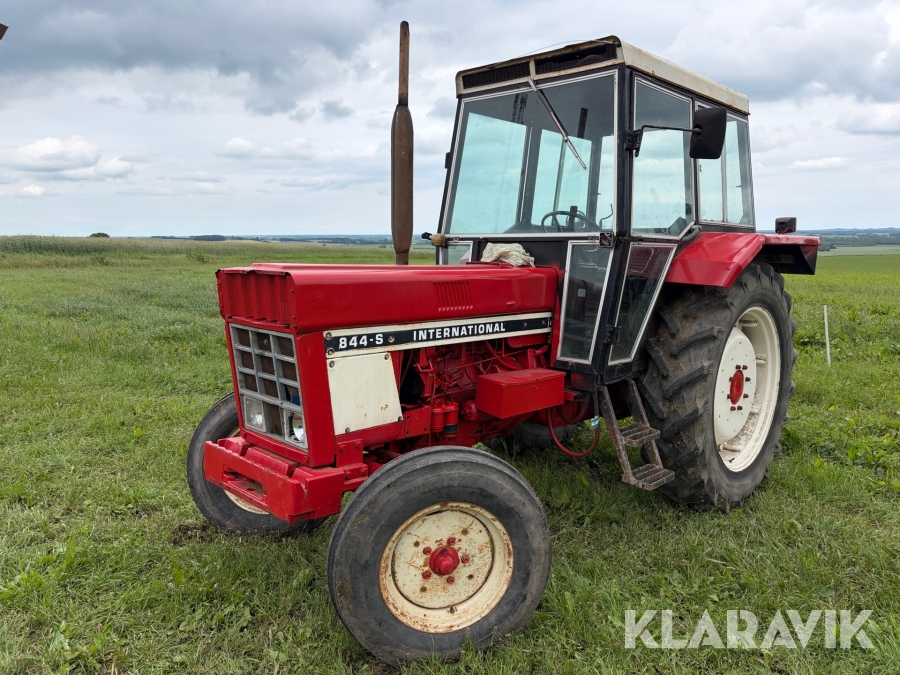 Veterantraktor IH 844-S