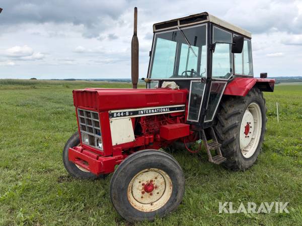 Veterantraktor IH 844-S