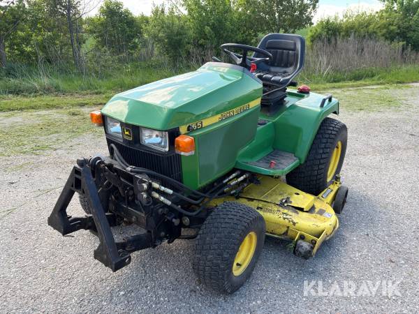 Havetraktor John Deere 455 - med harve