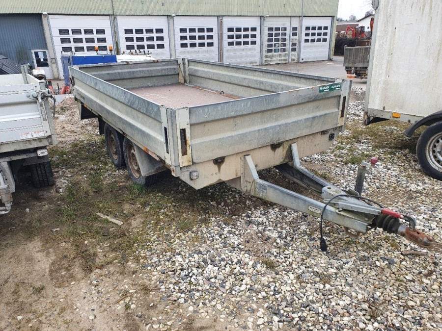 Trailer