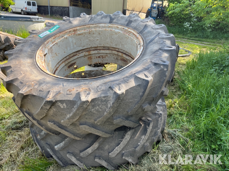 Traktordæk tvillingehjul med lås Pirelli Radial TM700 2 styk