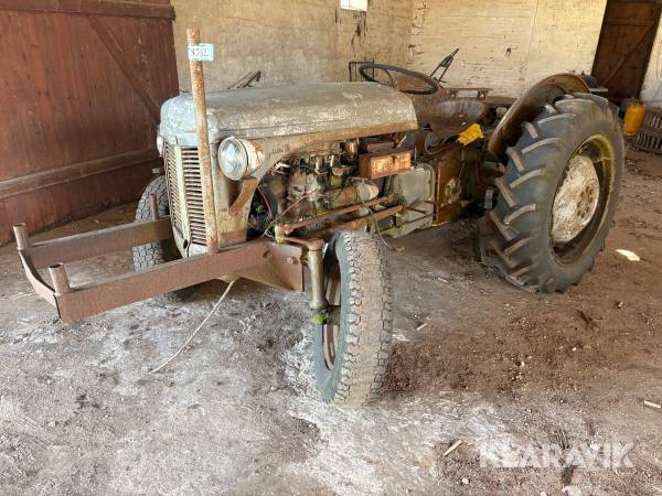 Traktor Ferguson