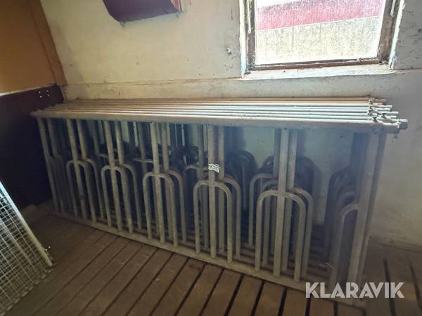 Lot med kogitre, 9 fakkelformede gitre og 5 fanggitre, 14 Styk